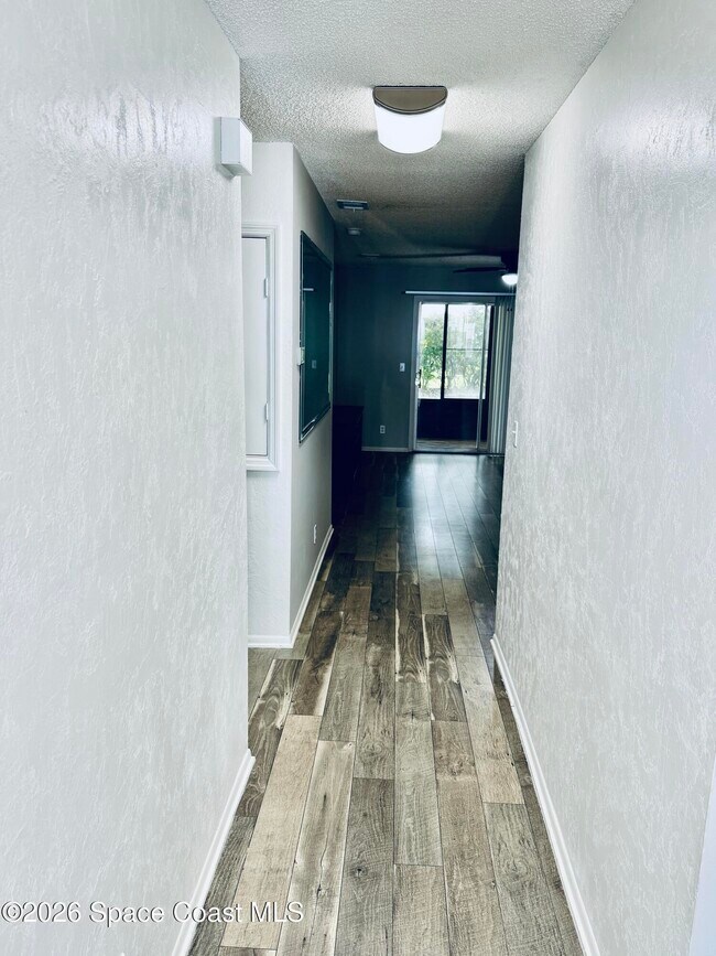 Building Photo - 851 Dow Ln
