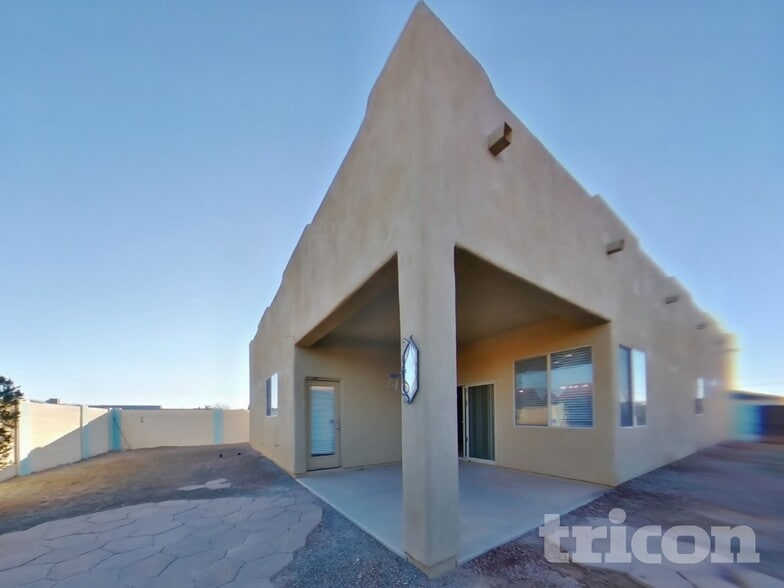 Building Photo - 9474 W Pineveta Dr