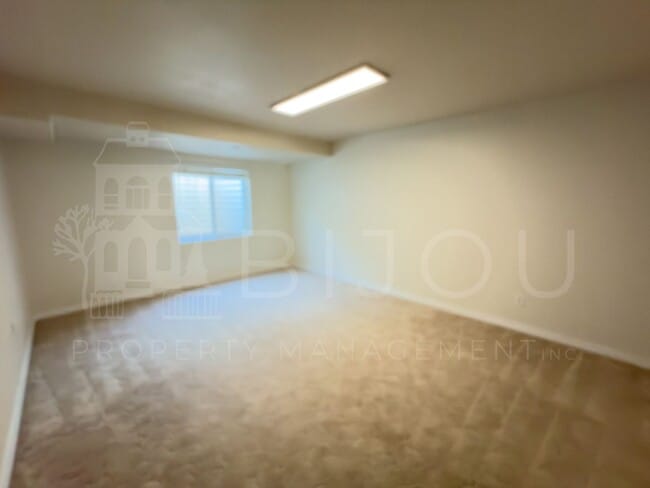 Building Photo - 6733 Summer Grace St
