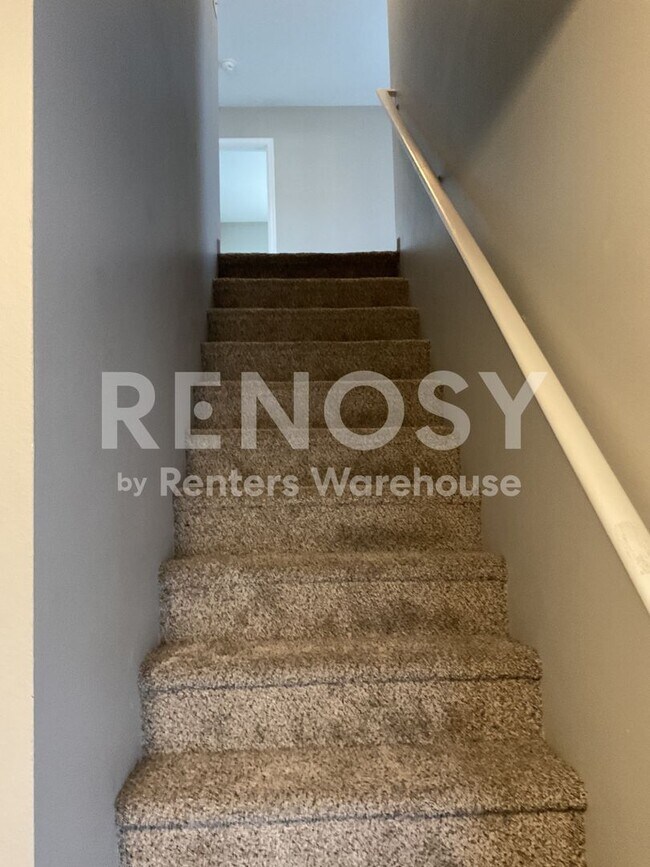 Building Photo - Beautifully remodeled 3-bed, 2.5-bath home