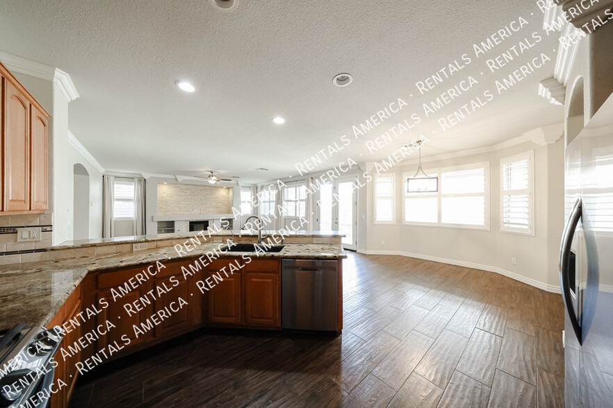 Building Photo - 3920 E Remington Dr