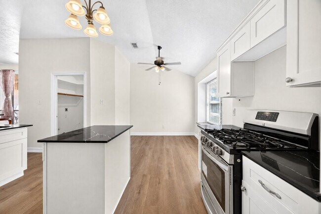 Building Photo - 15307 Flemington Ave