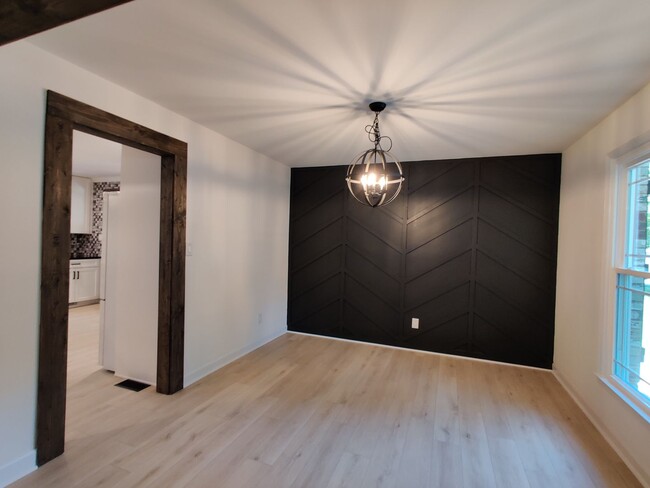 Building Photo - Renovated 3 Bedroom Home in Oakdale