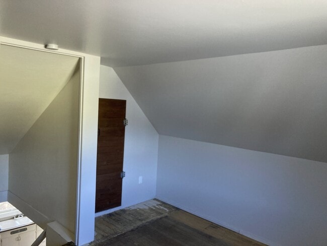 Building Photo - 408 S 1st St