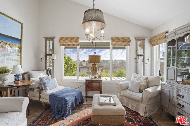 Building Photo - 6363 Zumirez Dr