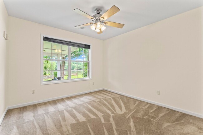 Building Photo - 3 Bedrooms 2 baths in McDonough on 1 acre waterfront backyard with private dock.