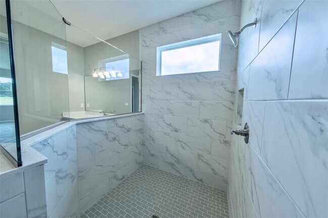 Building Photo - Executive 4/3 Rental