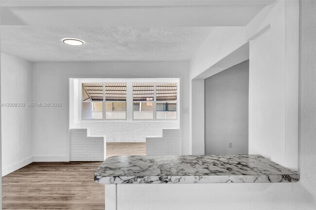 Building Photo - 1824 NW 25th Ave