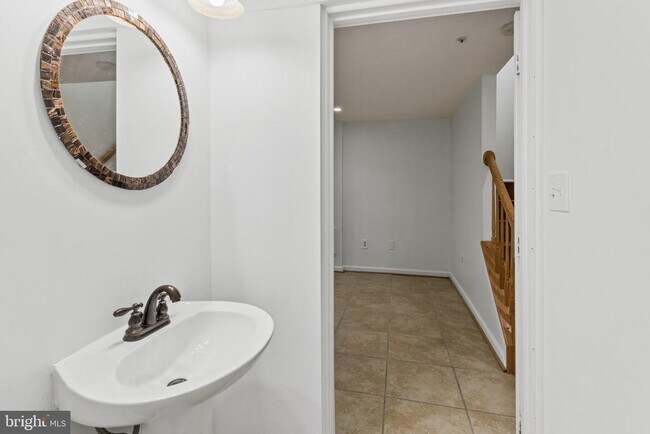 Building Photo - 6033 Grenfell Loop