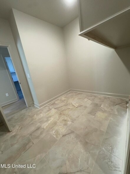 Building Photo - 107 Southern Oak Wy