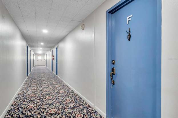 Building Photo - 7200 Sunshine Skyway Ln S