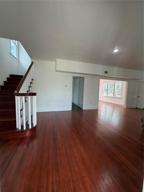 Building Photo - 517 Peninsular Dr