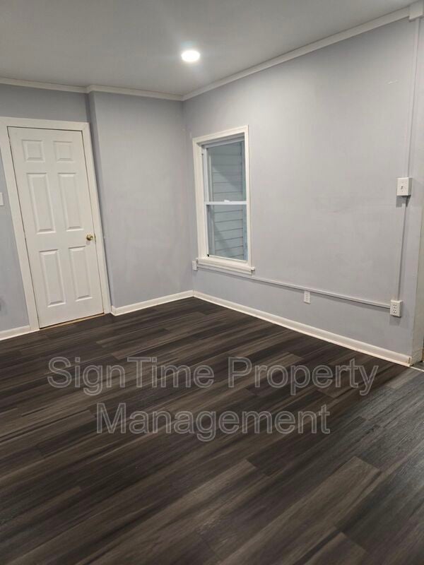 Building Photo - 235 Summit Ave