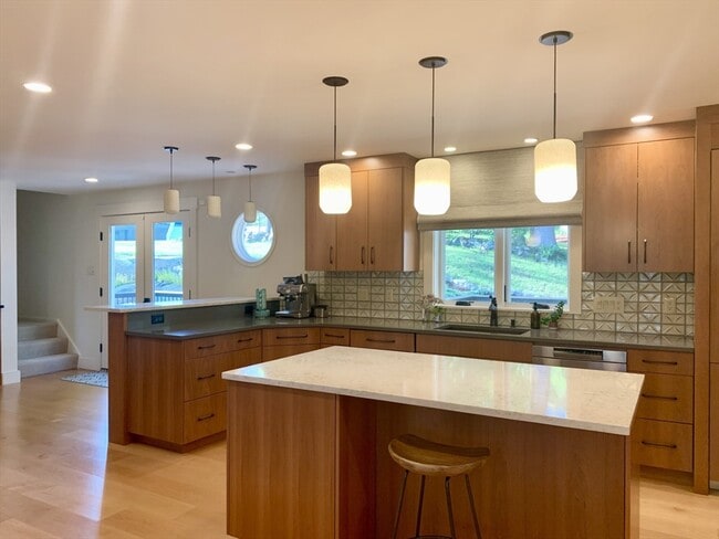Building Photo - 22 Amberwood Dr