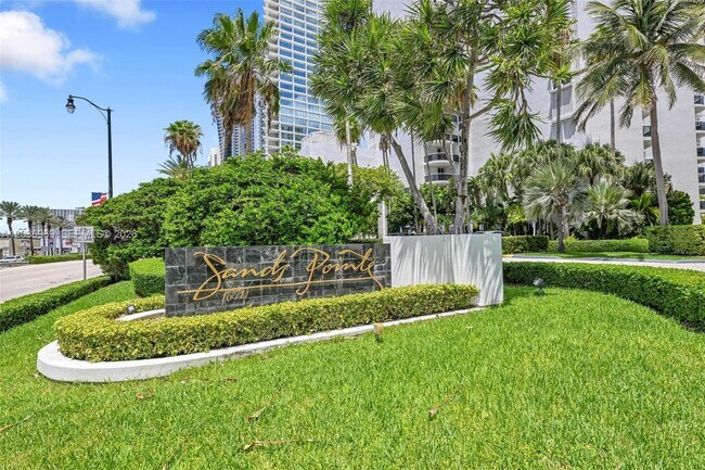 Building Photo - 16711 Collins Ave