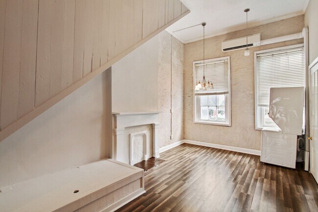 Building Photo - nsf0508