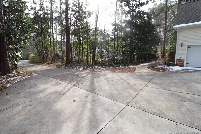 Building Photo - 214 Sylvia Ln