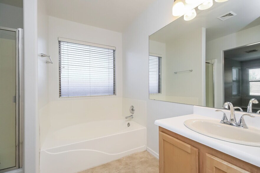 Building Photo - 3879 S Conestoga Rd