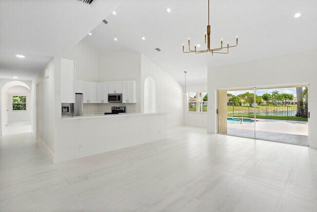 Building Photo - 20321 Hacienda Ct