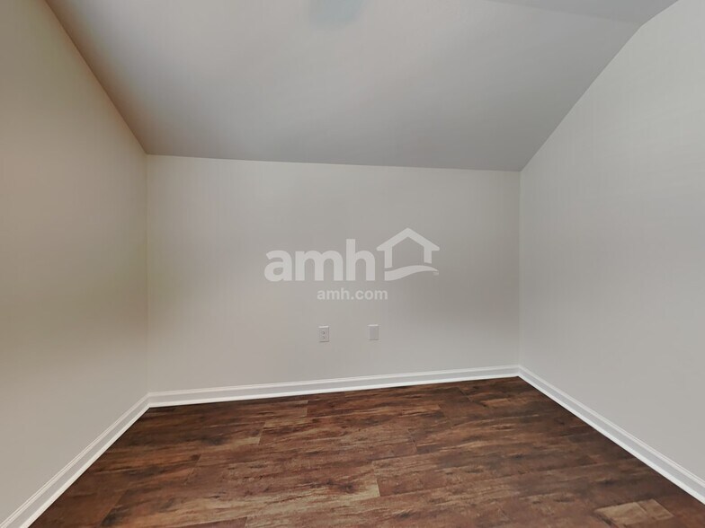 Building Photo - 455 Sunbury Dr