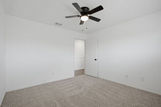 Building Photo - 66 T Huxley Ln