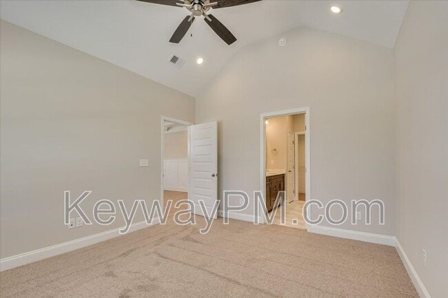 Building Photo - 715 Bronze Wy