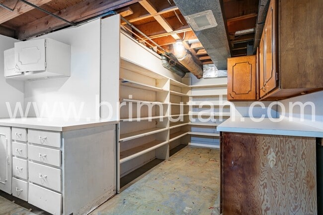 Building Photo - 3608 Eastwood Dr