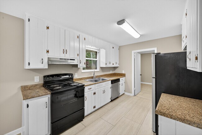 Building Photo - 2327 Mura Dr