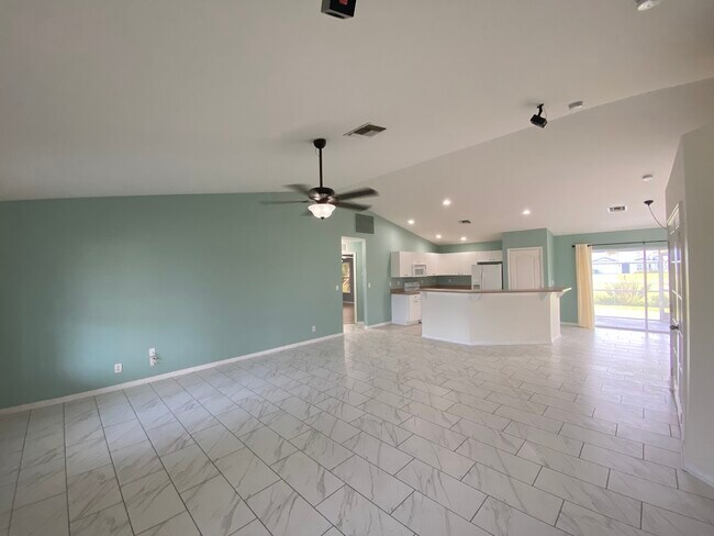 Building Photo - 1804 NW 1st Ave