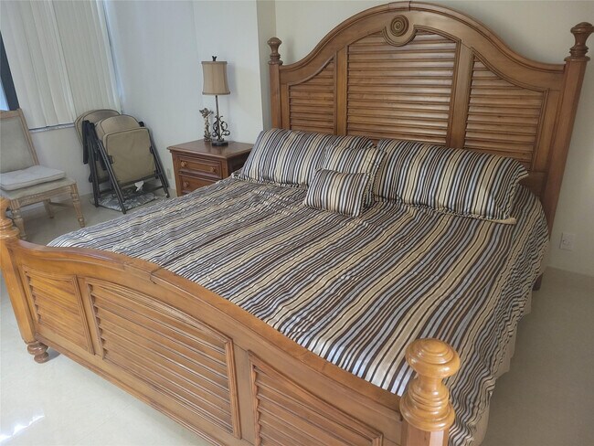 Building Photo - 2401 S Ocean Dr