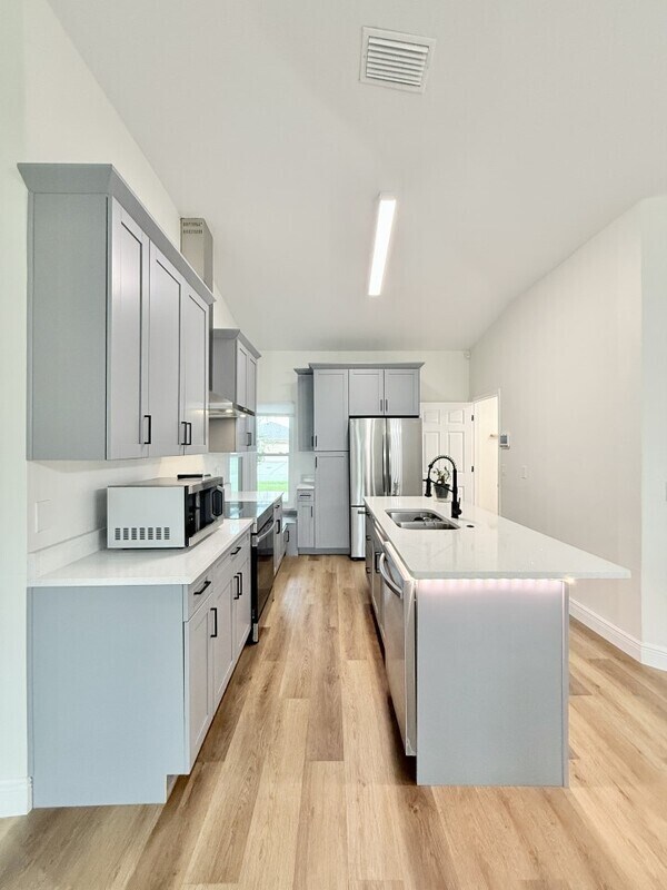 Building Photo - 12129 Buffington Ln