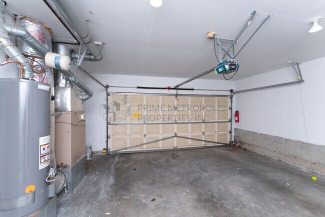 Building Photo - 9808 NE 130th Pl