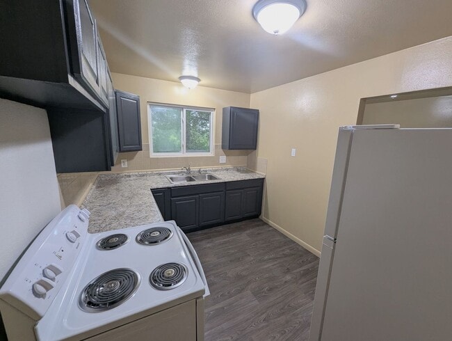 Building Photo - Classic Style, Fresh Updates