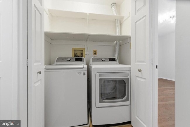 Building Photo - 60 Hampshire Dr