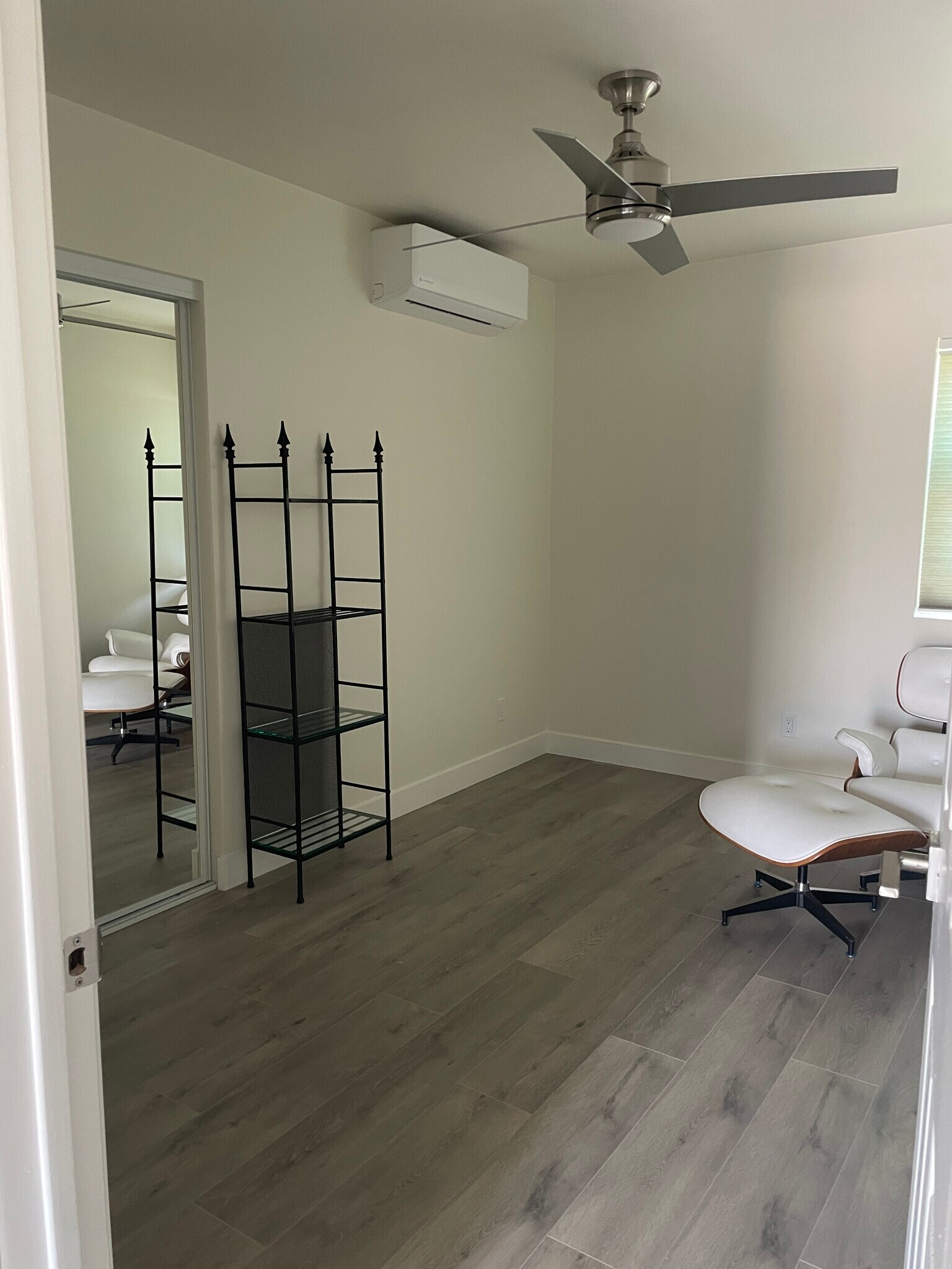 Building Photo - 5904 Sunny Vista Ave