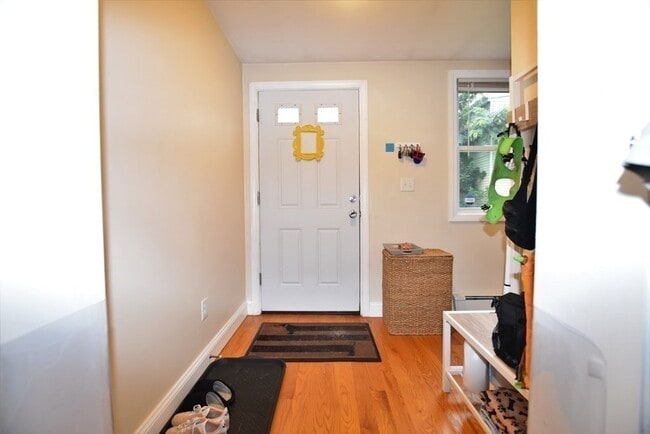 Building Photo - 23 Sawin St