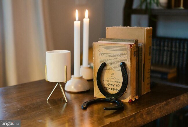 Building Photo - 15841 York Rd