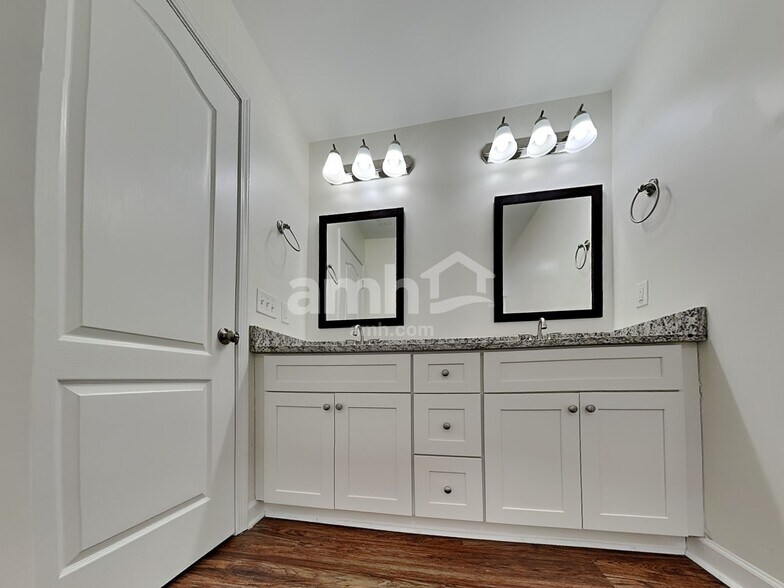 Building Photo - 1630 Brownairs Ln