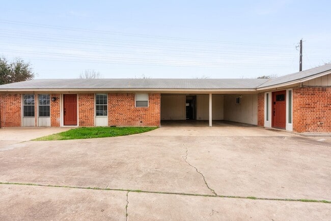 Building Photo - 2408 Ventura Dr