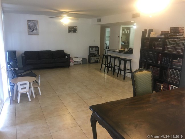 Building Photo - OCEANVIEW PARK CONDO