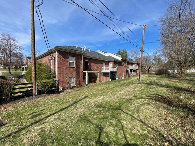 Building Photo - 2 Bed 2 Full Bath Condo w/ Garage For Rent