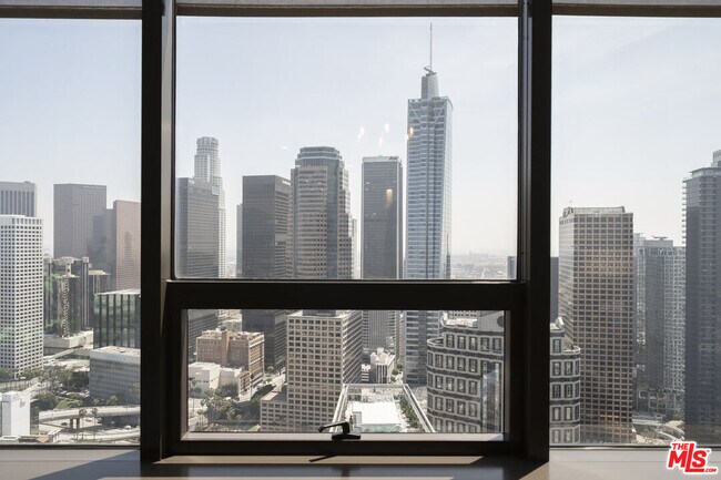 Building Photo - 1100 Wilshire Blvd