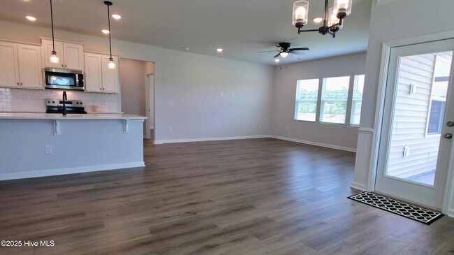 Building Photo - 344 Eagle Claw Dr