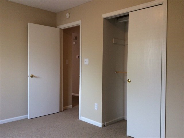 Building Photo - 2808 Crosscreek Cir