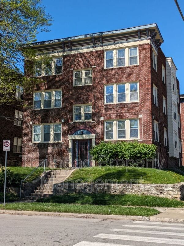 Primary Photo - 4000 Warwick Blvd