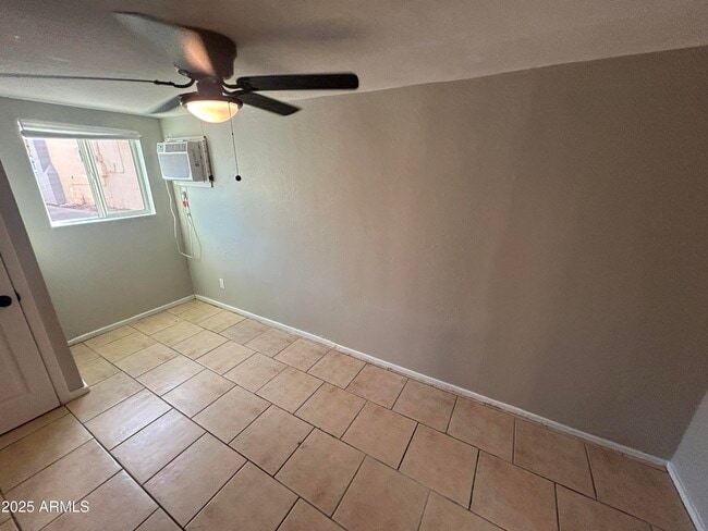 Building Photo - 1836 E Harvard St