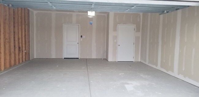 Building Photo - 426 South Longbranch Drive