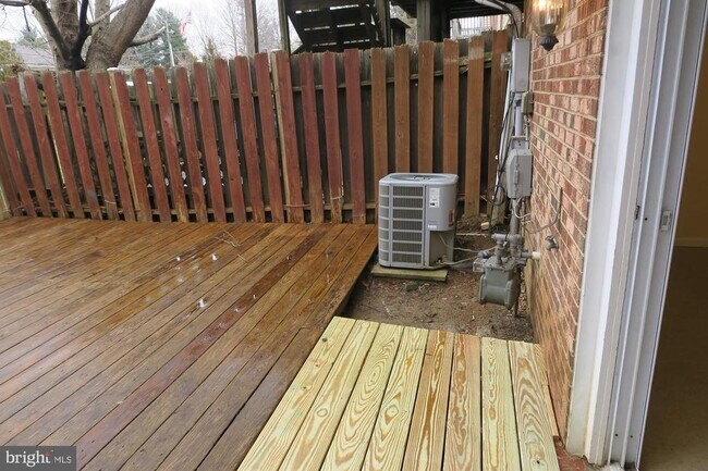 Building Photo - 3514 Cranmer Mews