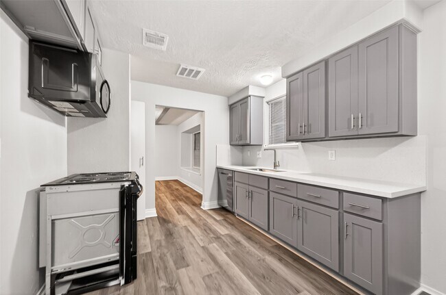 Building Photo - 11411 Hornbrook Dr