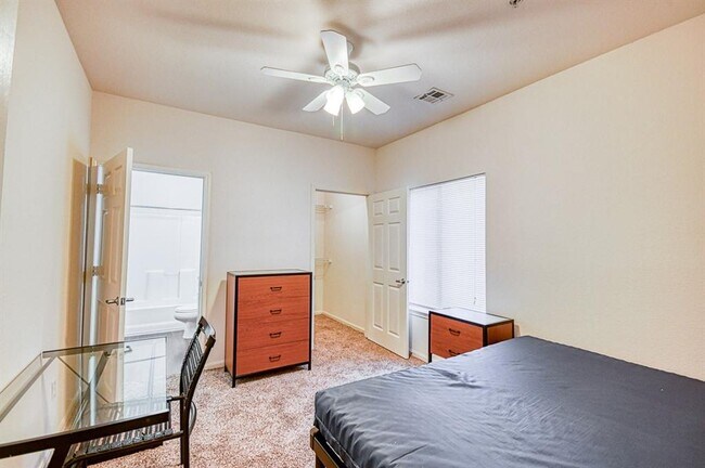 Building Photo - 2200 Classen Blvd